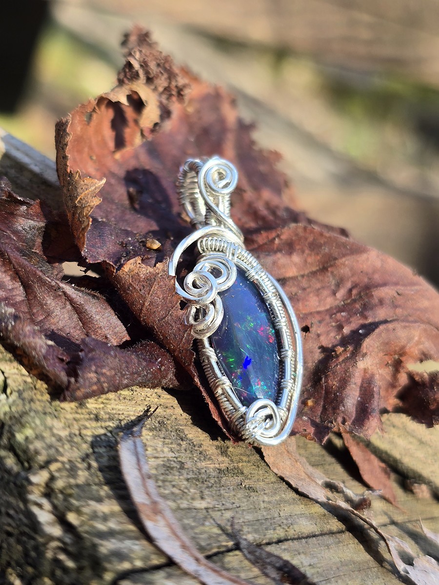 Image d'illustration du produit Pendentif en argent et opale wello bleue