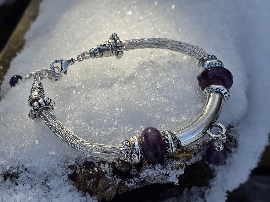 Image d'illustration du produit Bracelet tressé argenté et améthyste
