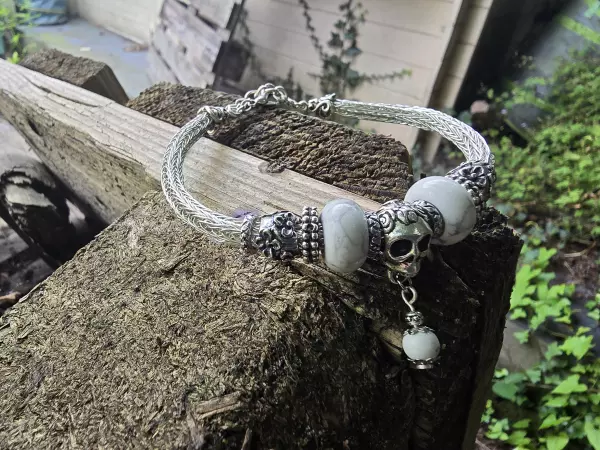 Image de couverture du produit Bracelet tressé argenté howlite