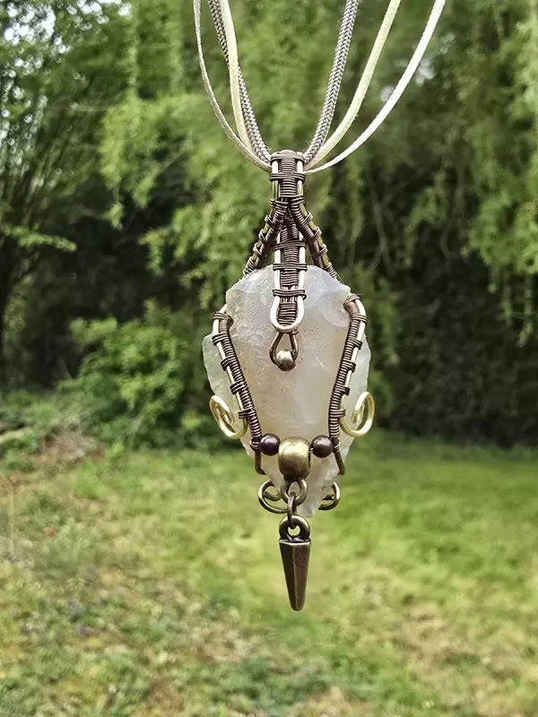 Image d'illustration du produit Pendentif pointe de flèche agate