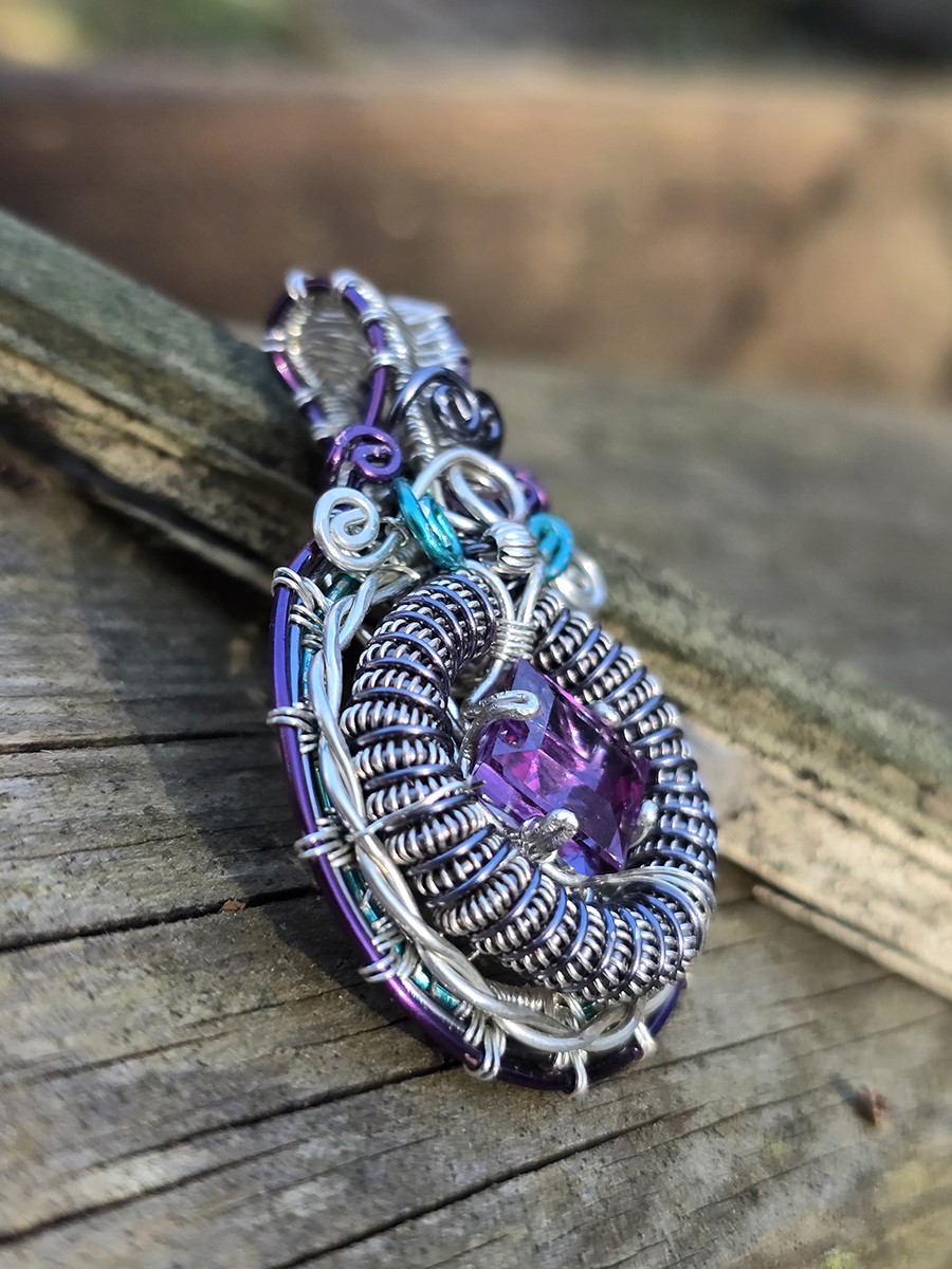 Image d'illustration du produit Pendentif médaillon Alexandrite