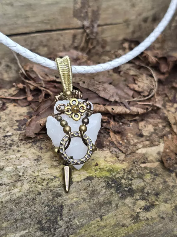 Image d'illustration du produit Pendentif pointe de flèche en quartz