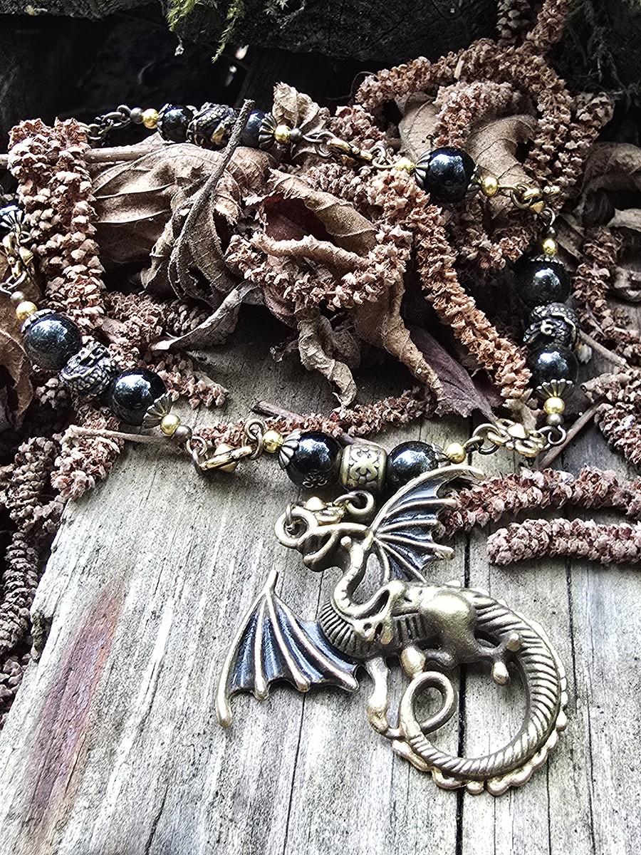 Image d'illustration du produit Collier dragon noir