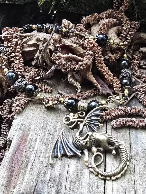 Image d'illustration du produit Collier dragon noir