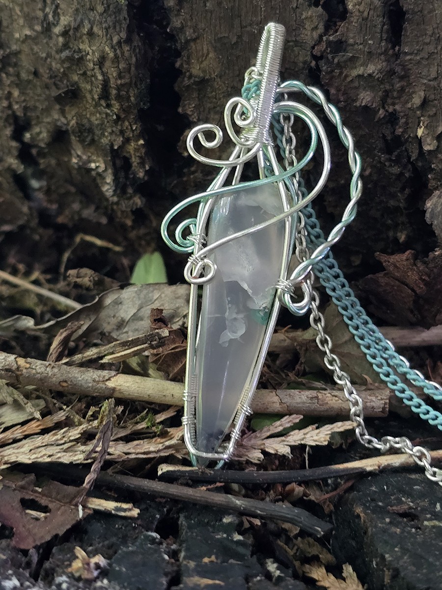 Image d'illustration du produit Pendentif en pointe d'agate cuprifère à chrysocolle