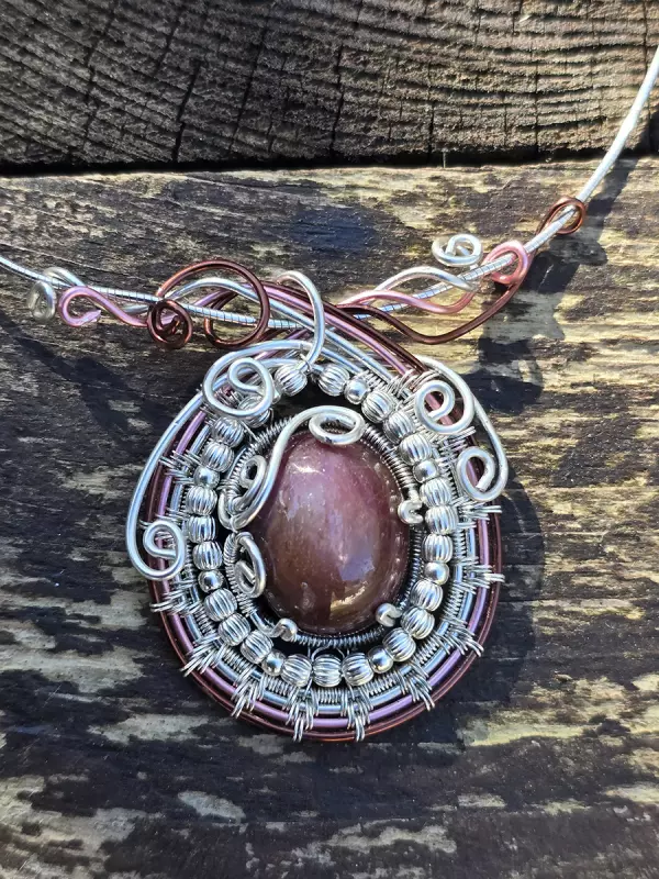 Image d'illustration du produit Collier en argent et Rubis