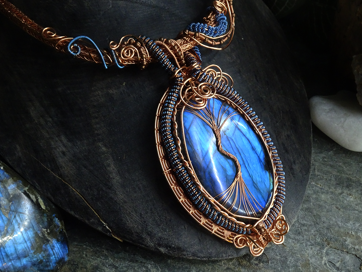 Image d'illustration du produit Grand collier "vague"