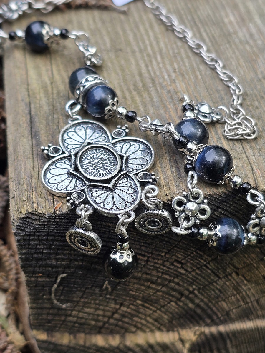 Image d'illustration du produit Collier perles Oeil-de-Faucon
