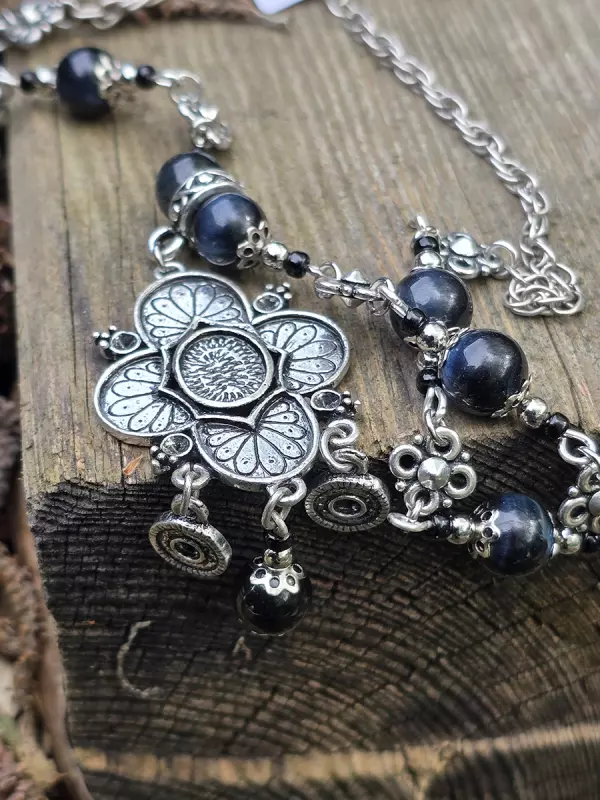 Image d'illustration du produit Collier perles Oeil-de-Faucon