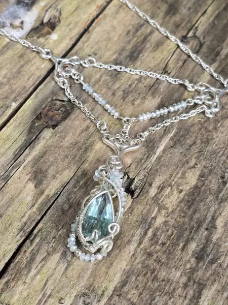 Image de couverture du produit Collier "larme" en argent et aigue-marine