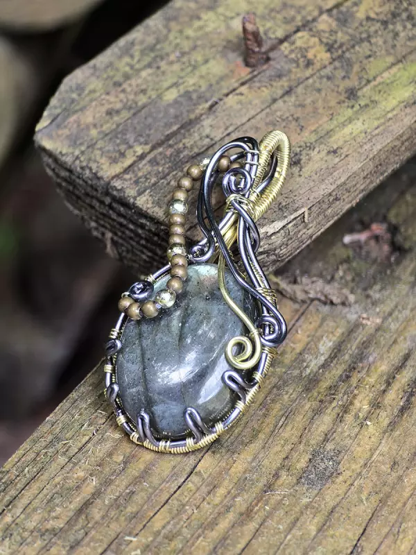 Image d'illustration du produit Pendentif labradorite argentée