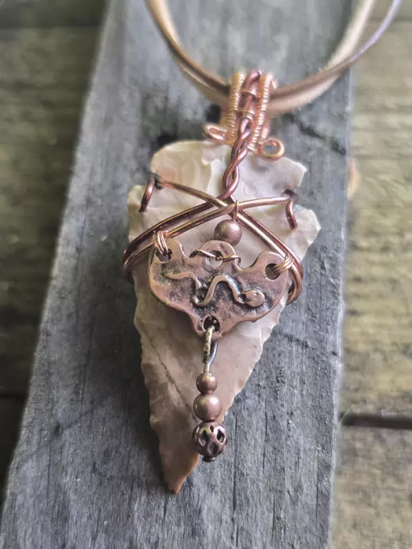 Image d'illustration du produit Pendentif pointe de flèche en jaspe