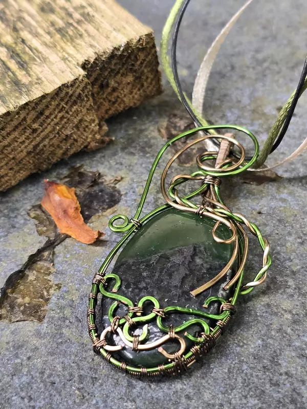 Image d'illustration du produit Pendentif aventurine sur gangue