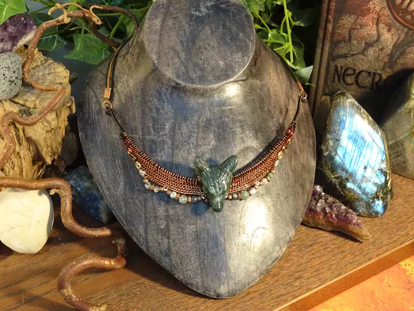 Image de couverture du produit Collier tête de loup en agate verte