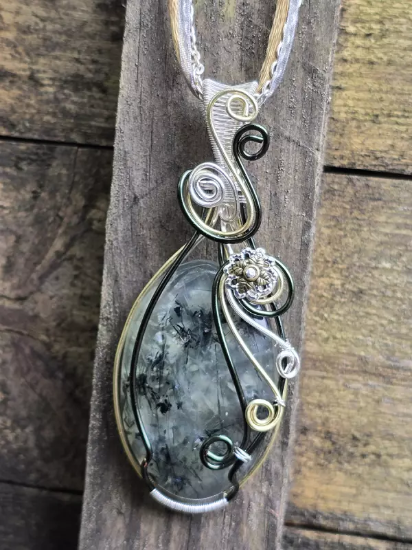 Image d'illustration du produit Pendentif Prehnite