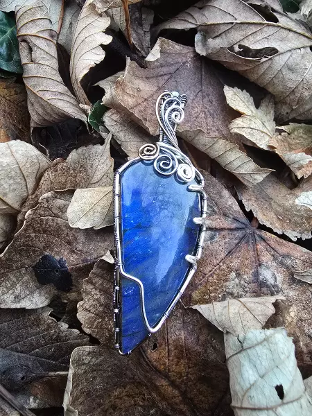 Image de couverture du produit Pendentif labradorite bleue "griffe d'ours"