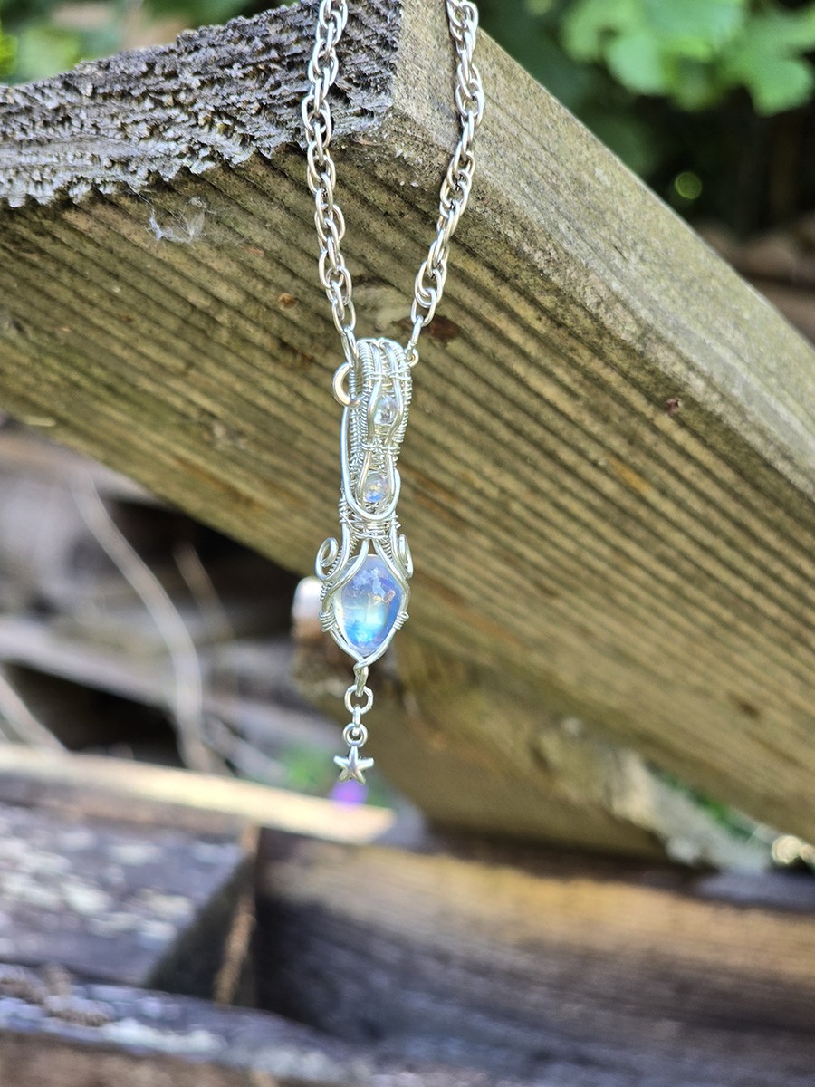 Image de couverture du produit à la une Pendentif péristérites et argent
