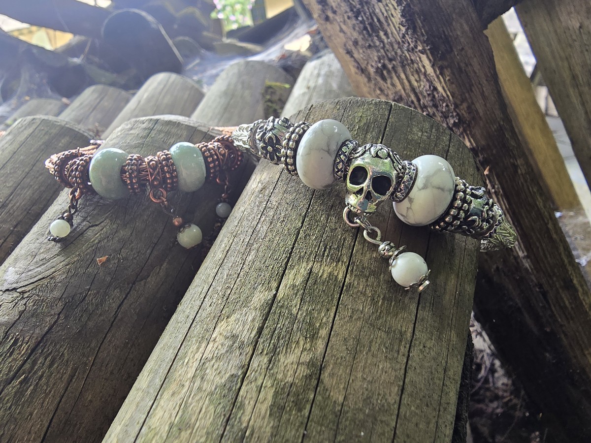 Image d'illustration du produit Bracelet tressé argenté howlite