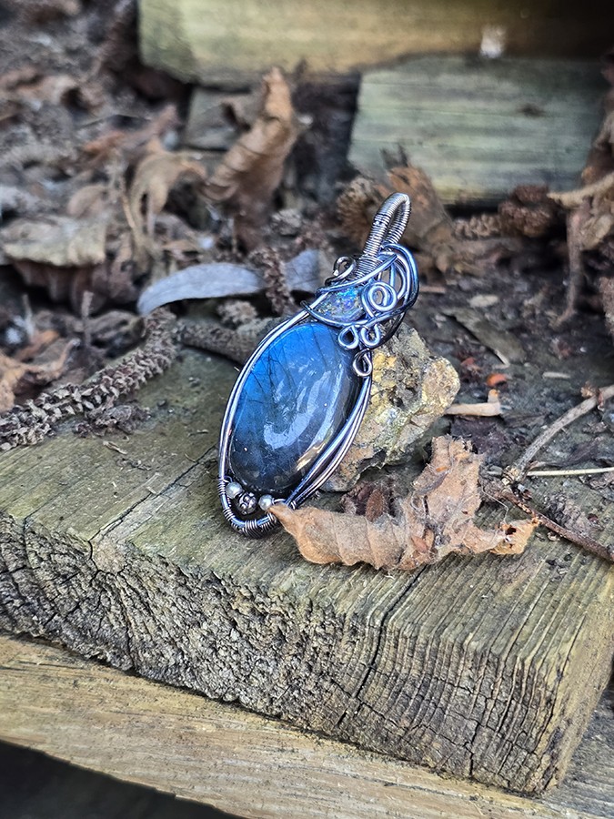 Image d'illustration du produit Pendentif labradorite bleue et opale