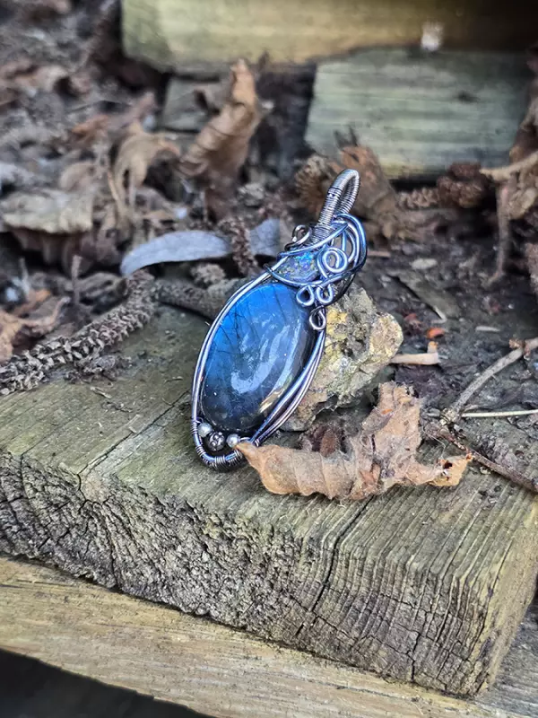 Image d'illustration du produit Pendentif labradorite bleue et opale