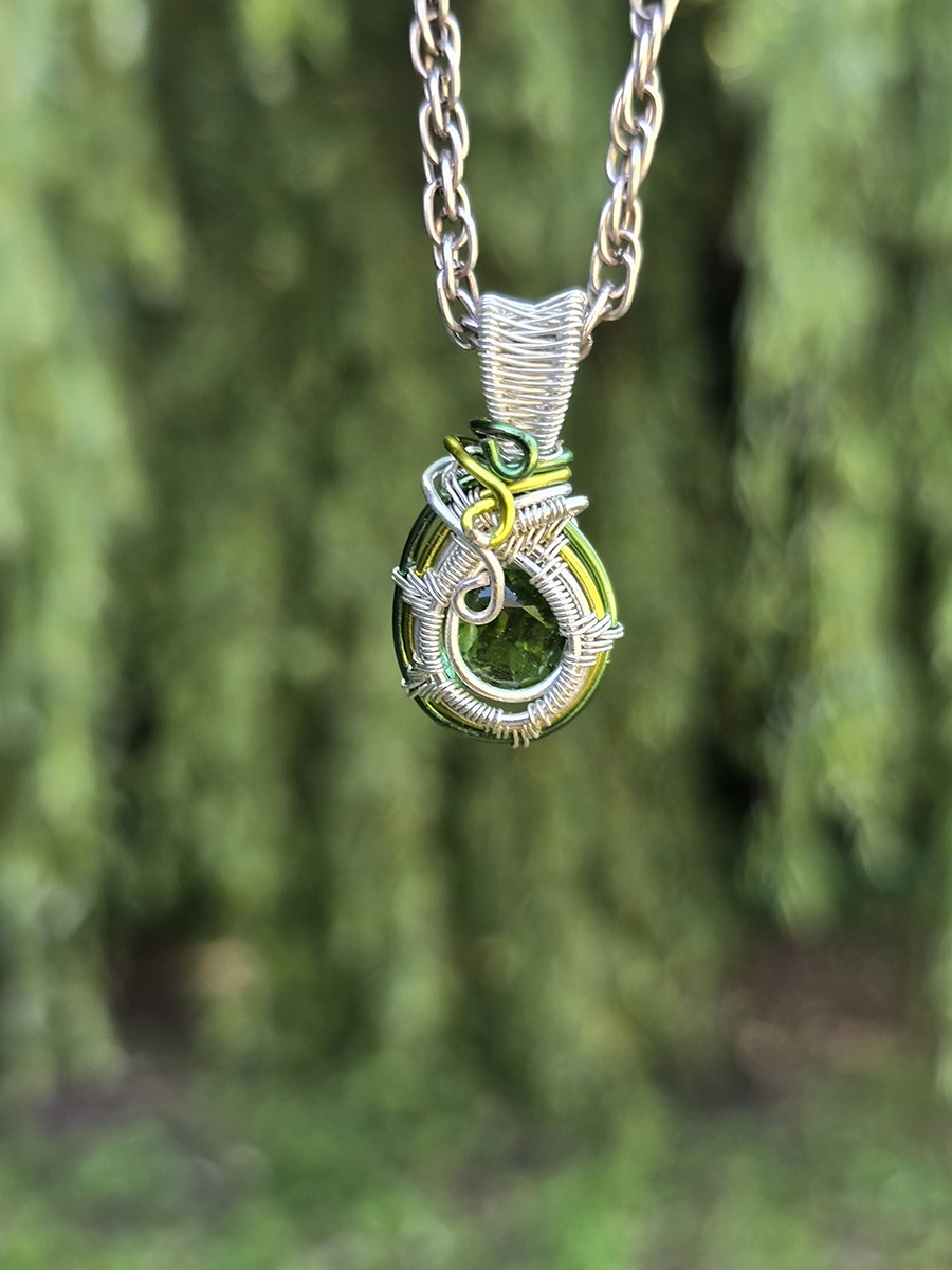 Image d'illustration du produit Pendentif tourmaline verte et argent