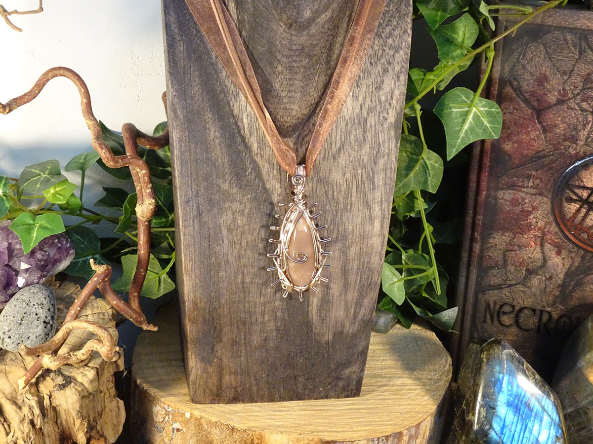 Image de couverture du produit Pendentif pierre de lune