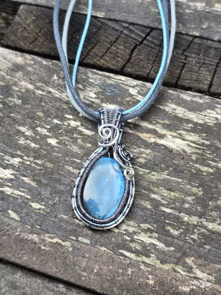 Image de couverture du produit Pendentif labradorite bleue