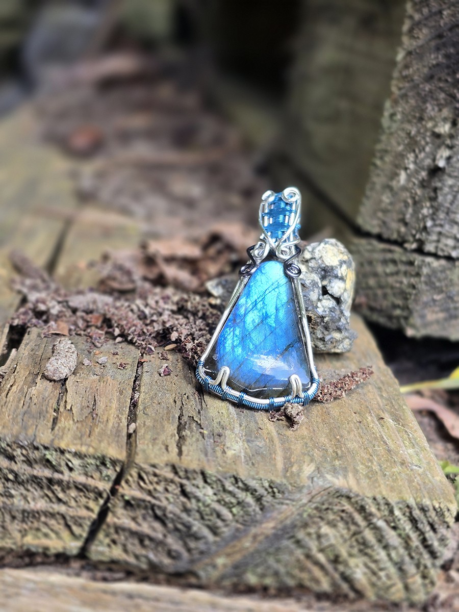 Image d'illustration du produit Pendentif labradorite bleue