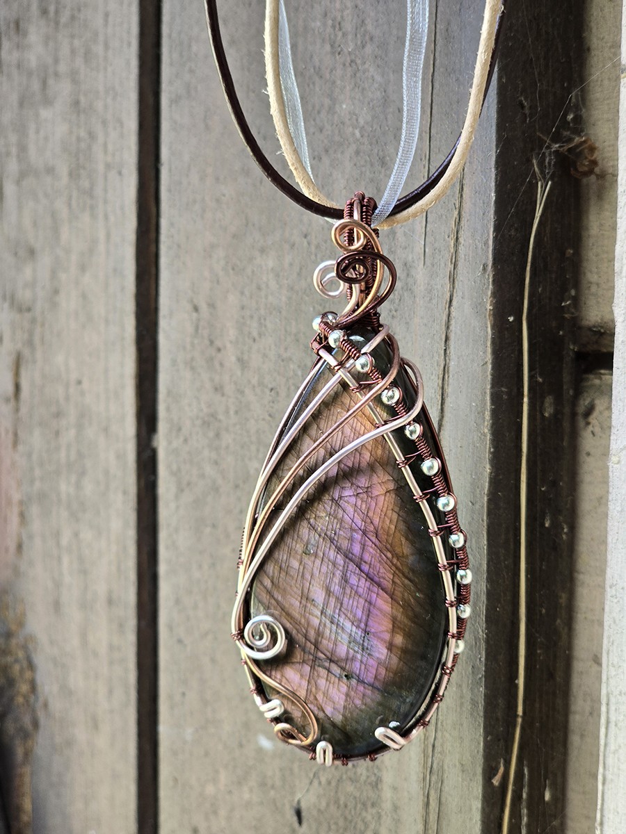Image d'illustration du produit Pendentif grande labradorite rose
