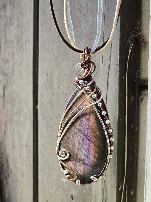 Image d'illustration du produit Pendentif grande labradorite rose