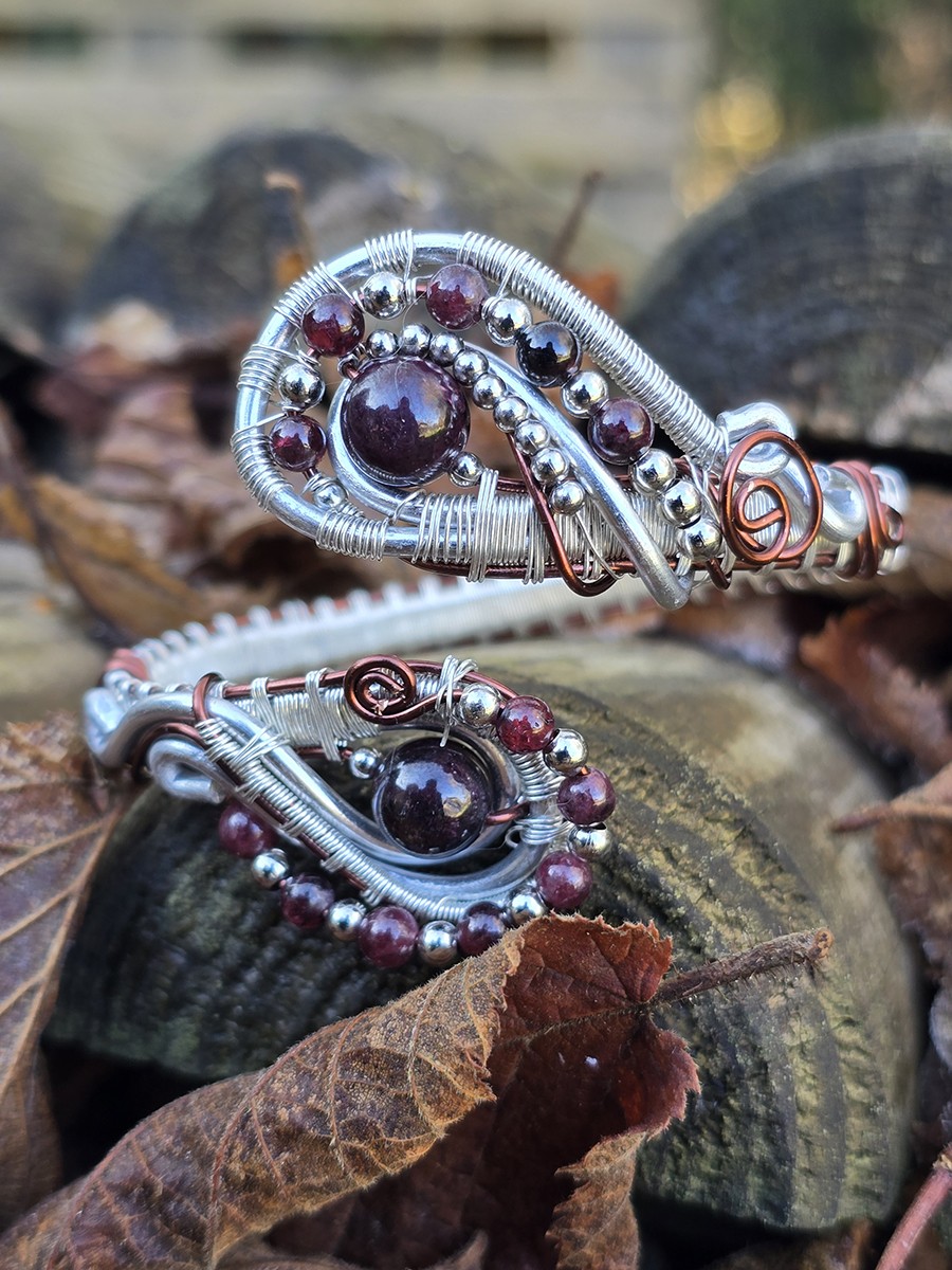 Image d'illustration du produit Bracelet serpent grenat