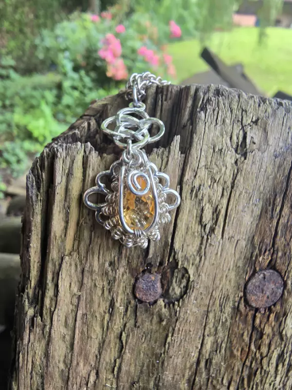 Image d'illustration du produit Pendentif en argent topaze