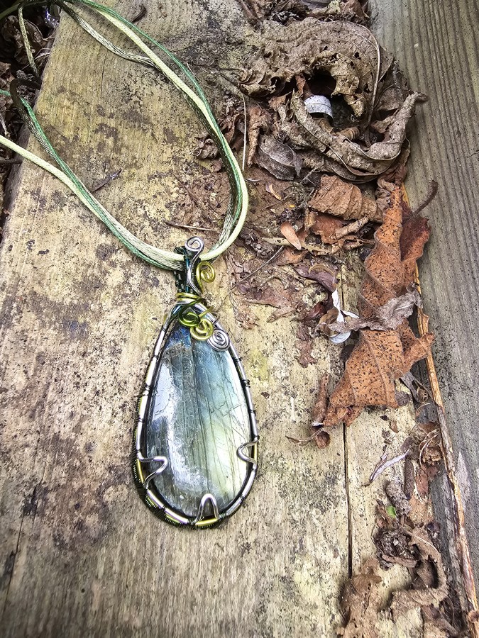 Image d'illustration du produit Pendentif labradorite verte