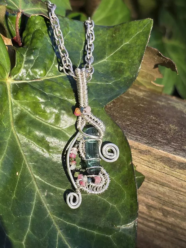 Image d'illustration du produit Pendentif tourmaline brute et argent