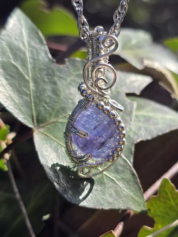 Image d'illustration du produit Pendentif en argent et tanzanite