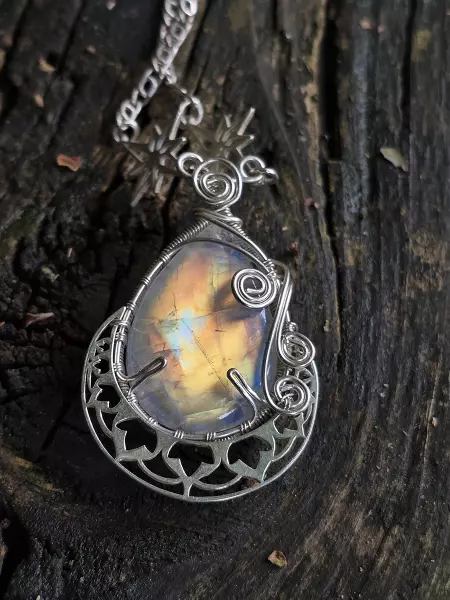 Image de couverture du produit Collier péristérite dorée